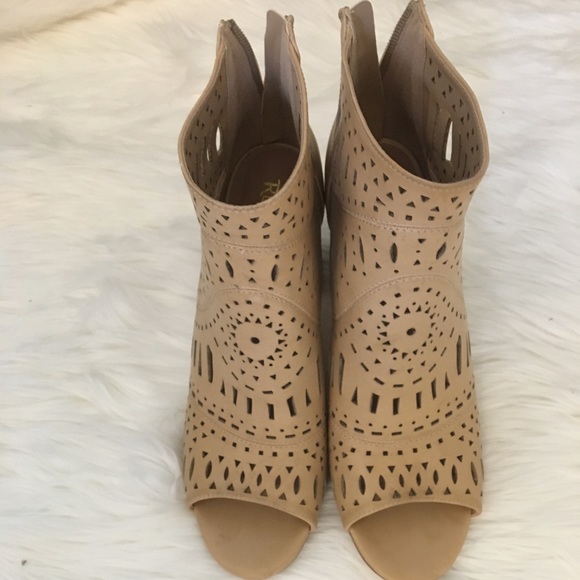 Restricted footwear open toe booties sz 9 - Picture 3 of 5